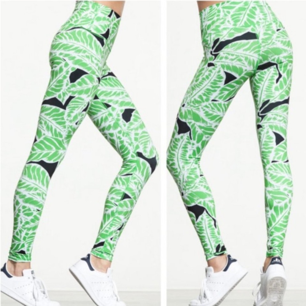Alo Yoga green leaf print airbrush legging in full length